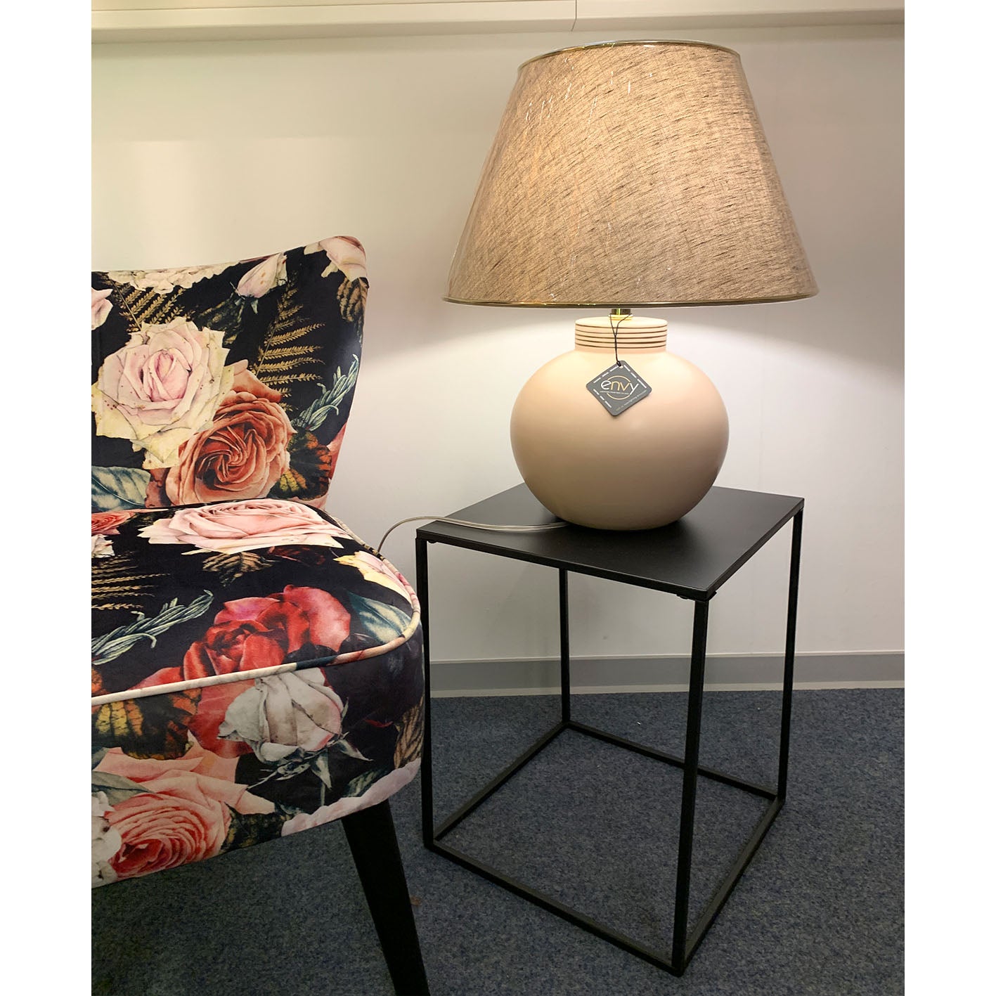 BEAULIUE Tischleuchte - rose - von envy lighting